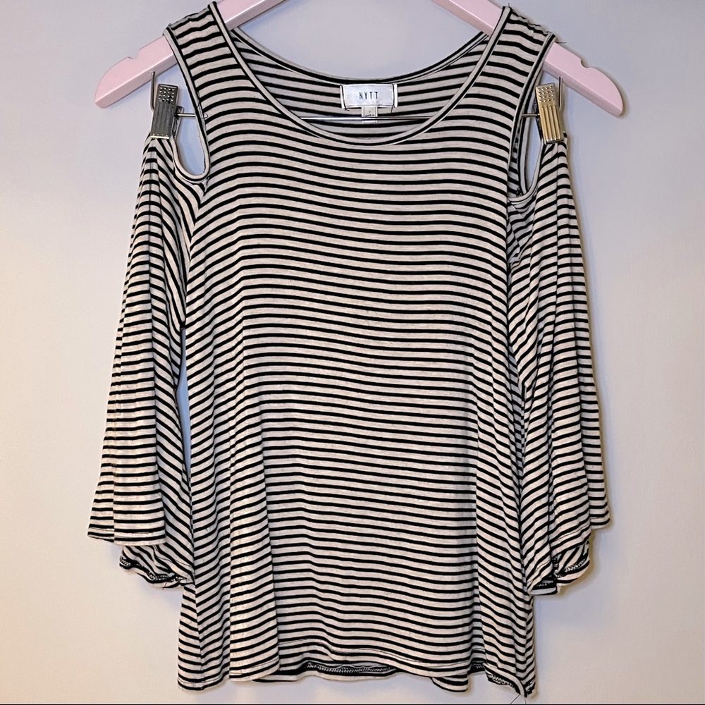 NYTT Exposed Cold Shoulder 3/4 Sleeve Blouse